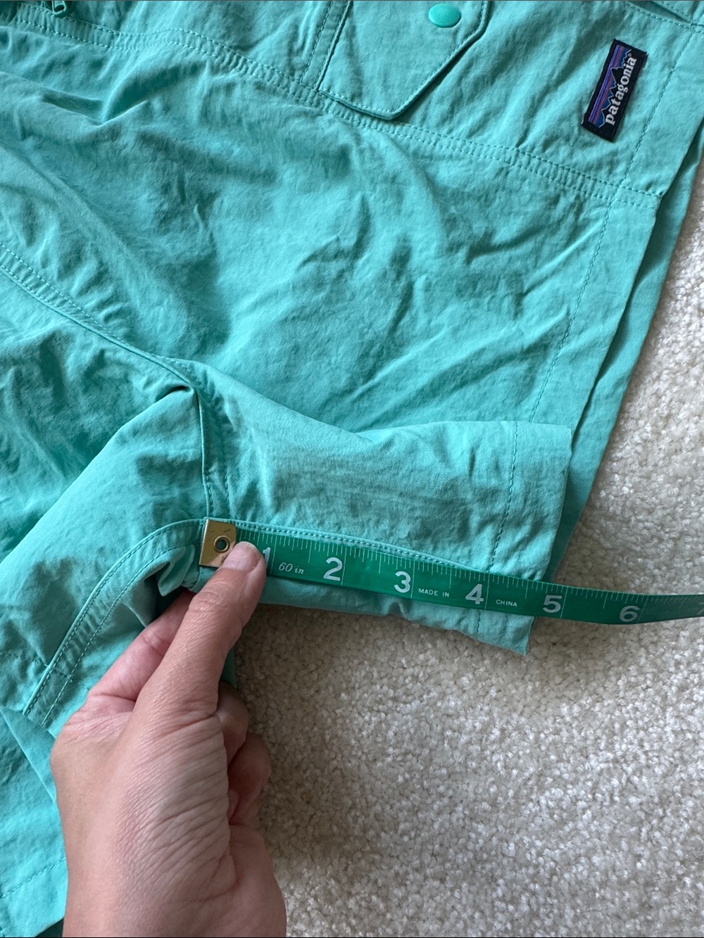Patagonia Women’s Teal Outdoor Cargo Shorts with Pink Web Belt - Picture 5 of 8